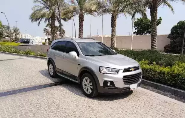 Gebraucht Chevrolet Captiva Zu verkaufen in Doha #7312 - 1  image 